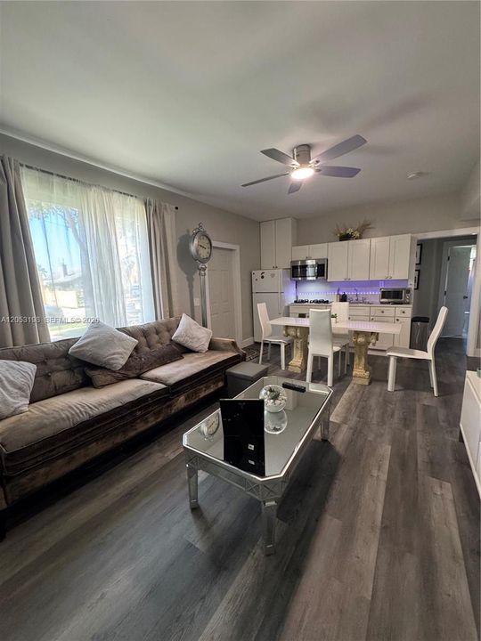 En Venta: $679,000 (0 camas, 0 baños, 1689 Pies cuadrados)