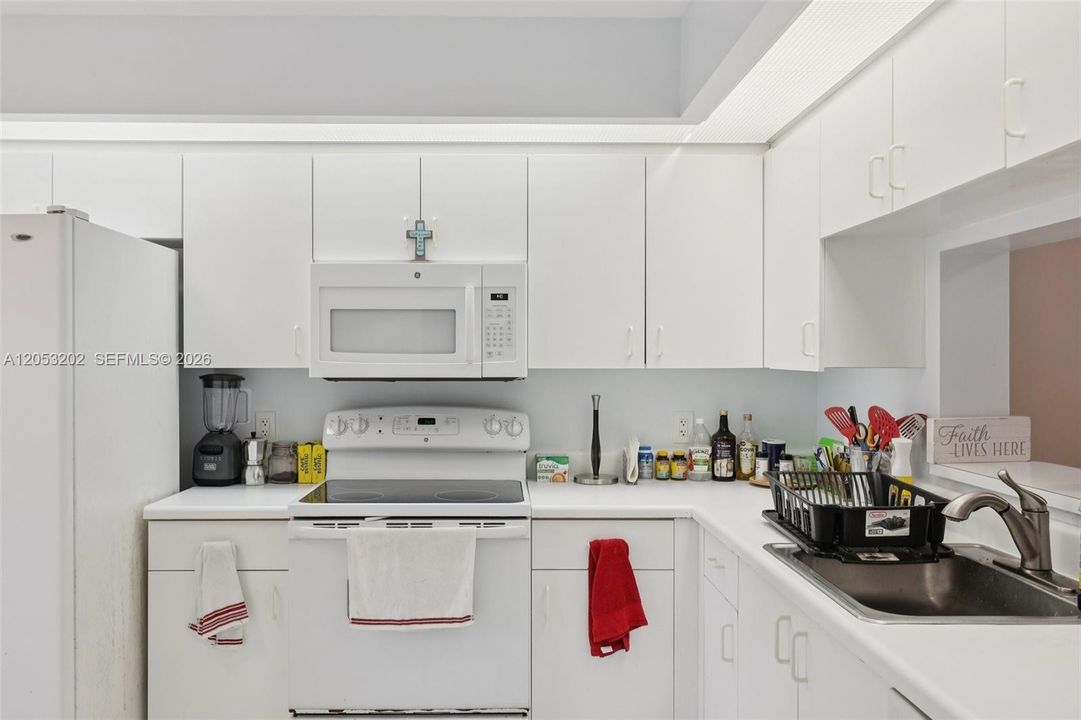 На продажу: $221,000 (1 спален, 1 ванн, 1223 Квадратных фут)