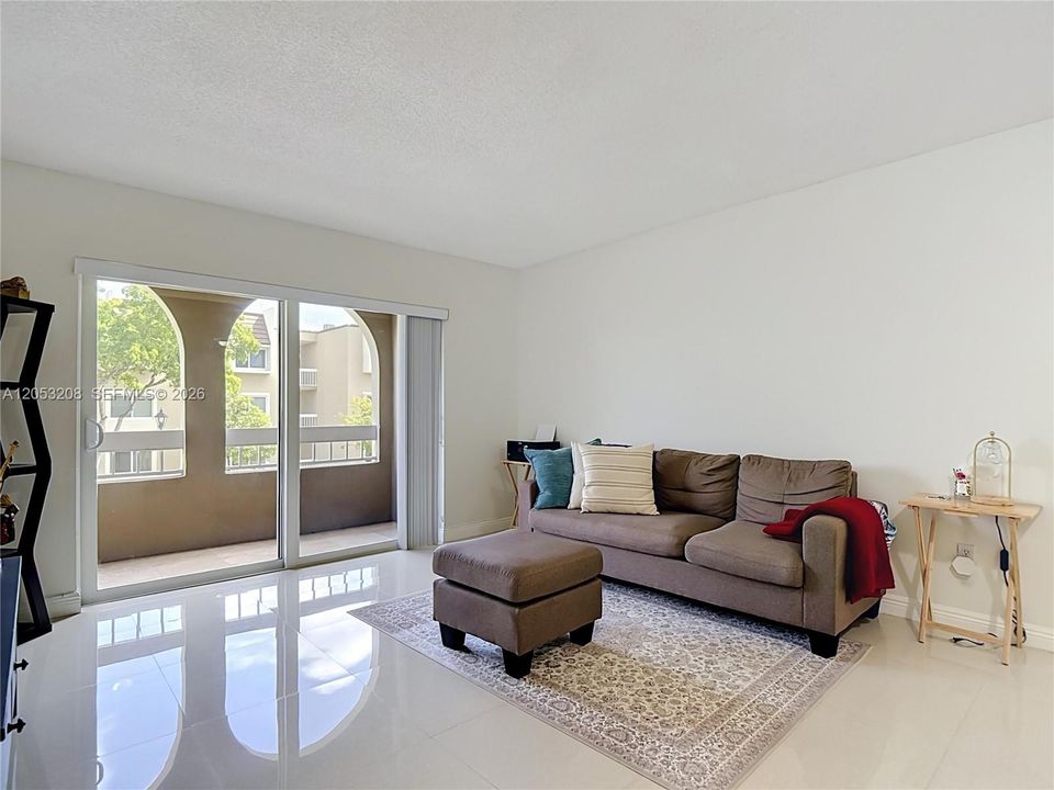 En Venta: $249,000 (1 camas, 1 baños, 712 Pies cuadrados)