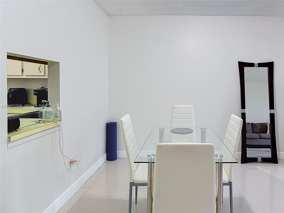 En Venta: $249,000 (1 camas, 1 baños, 712 Pies cuadrados)