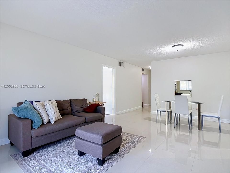 En Venta: $249,000 (1 camas, 1 baños, 712 Pies cuadrados)