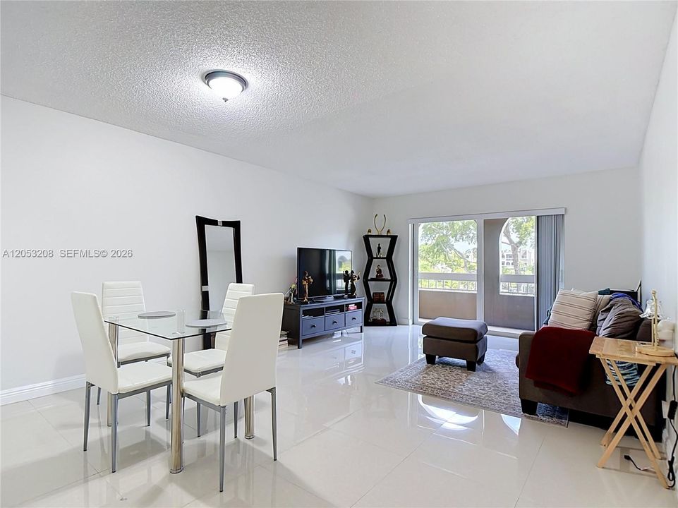 En Venta: $249,000 (1 camas, 1 baños, 712 Pies cuadrados)