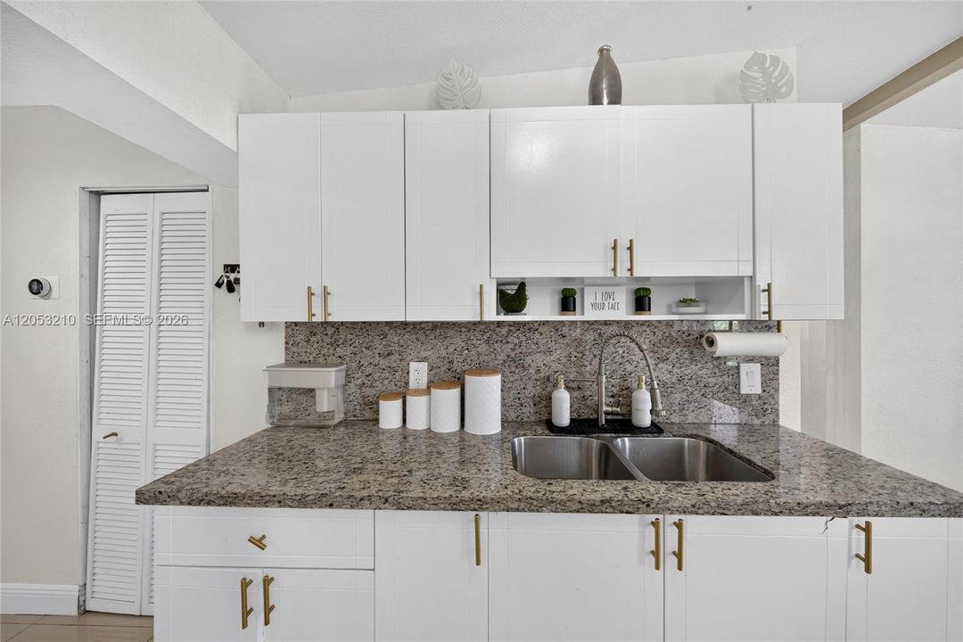 For Sale: $685,000 (4 beds, 2 baths, 1690 Square Feet)