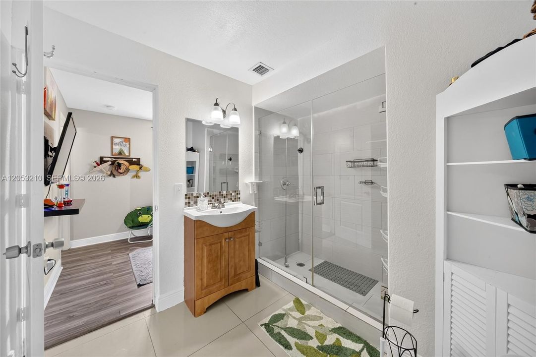 For Sale: $685,000 (4 beds, 2 baths, 1690 Square Feet)