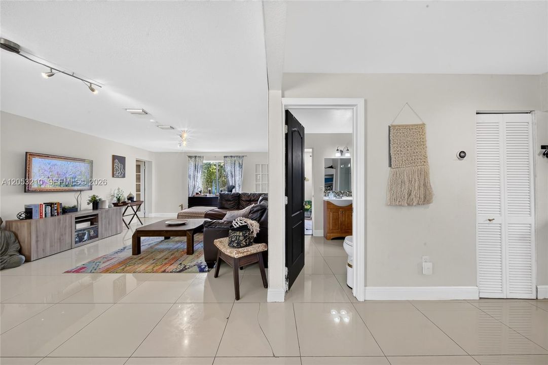 For Sale: $685,000 (4 beds, 2 baths, 1690 Square Feet)
