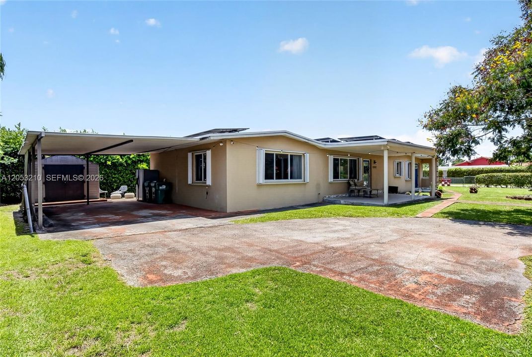 For Sale: $685,000 (4 beds, 2 baths, 1690 Square Feet)