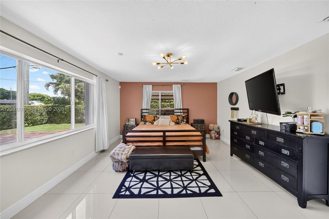 For Sale: $685,000 (4 beds, 2 baths, 1690 Square Feet)