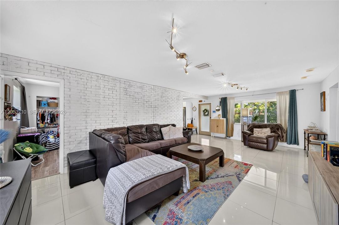 For Sale: $685,000 (4 beds, 2 baths, 1690 Square Feet)