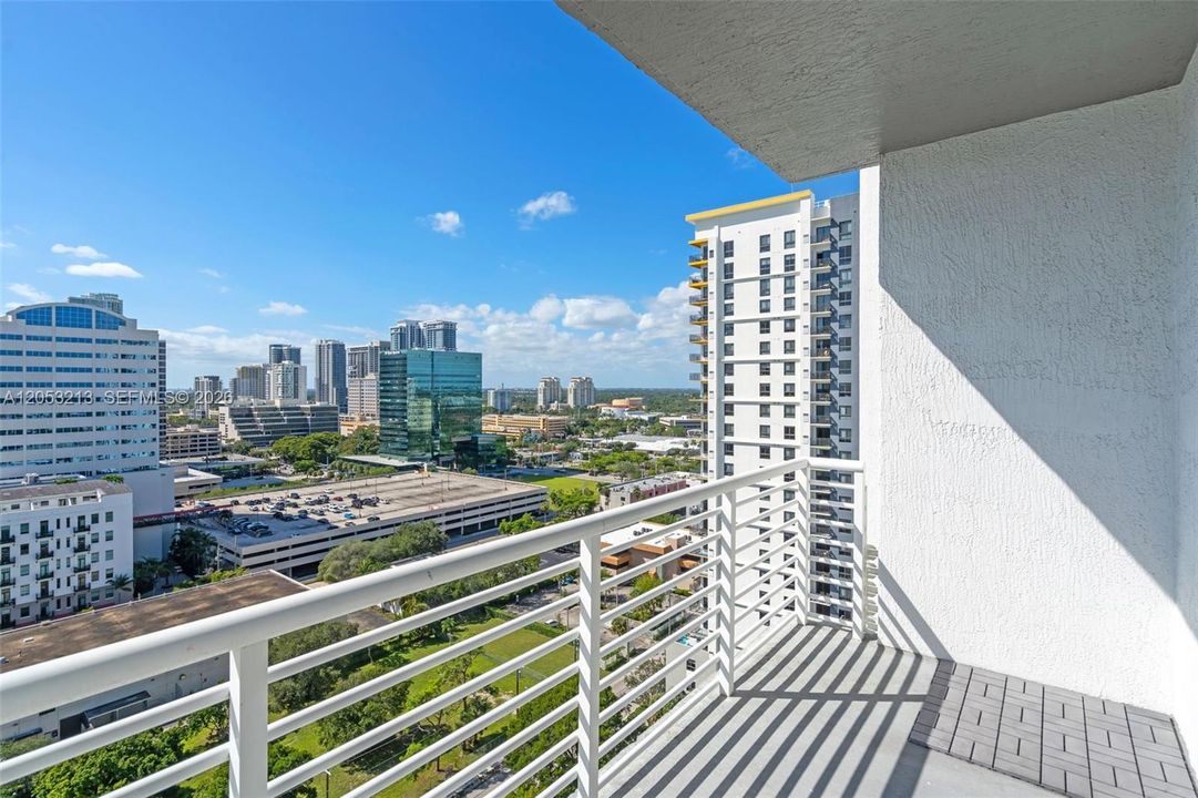 В аренду: $3,200 (2 спален, 2 ванн, 1072 Квадратных фут)
