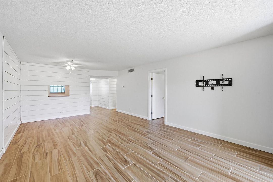 12_living room