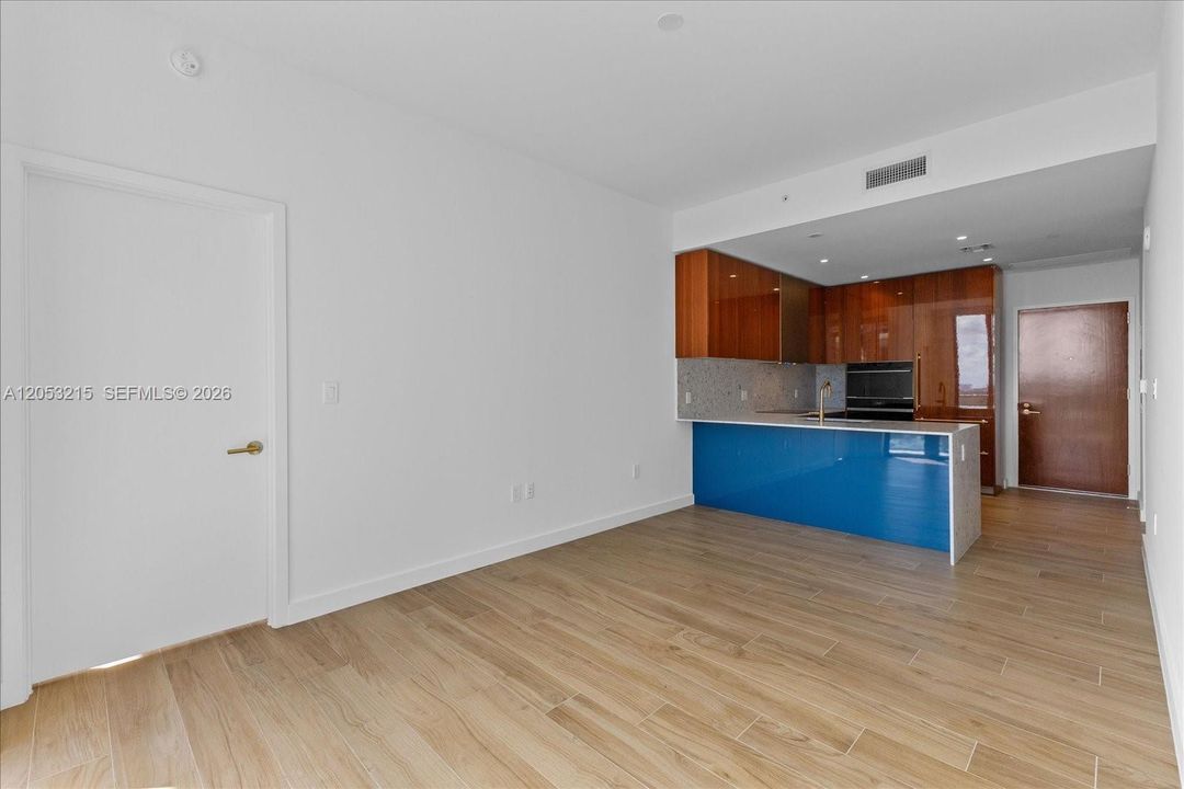 For Rent: $10,000 (2 beds, 2 baths, 845 Square Feet)