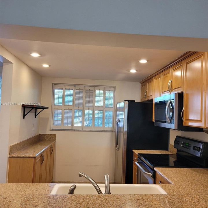 For Rent: $2,500 (3 beds, 2 baths, 1124 Square Feet)