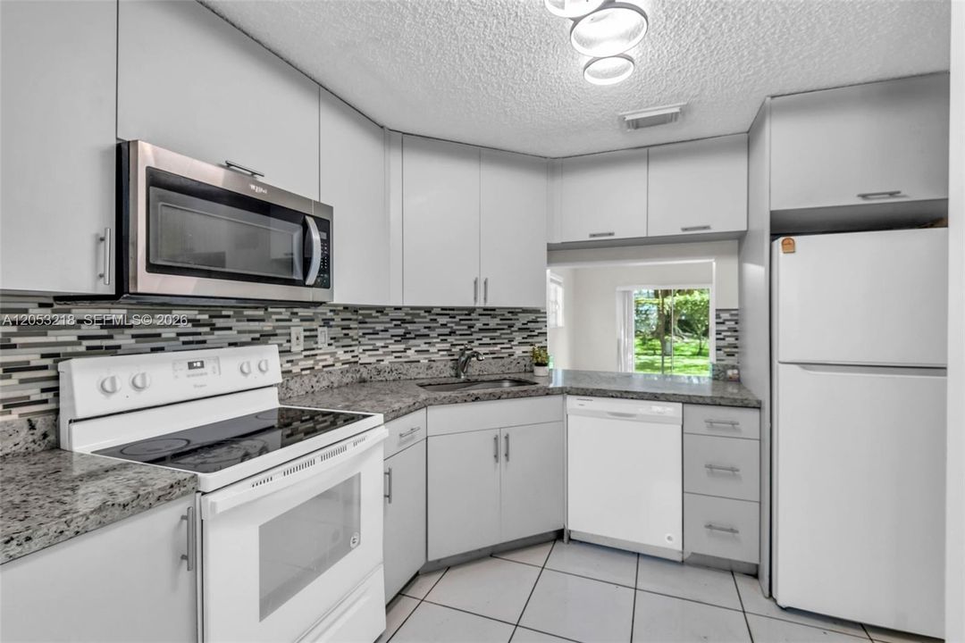 В аренду: $2,600 (3 спален, 2 ванн, 1400 Квадратных фут)