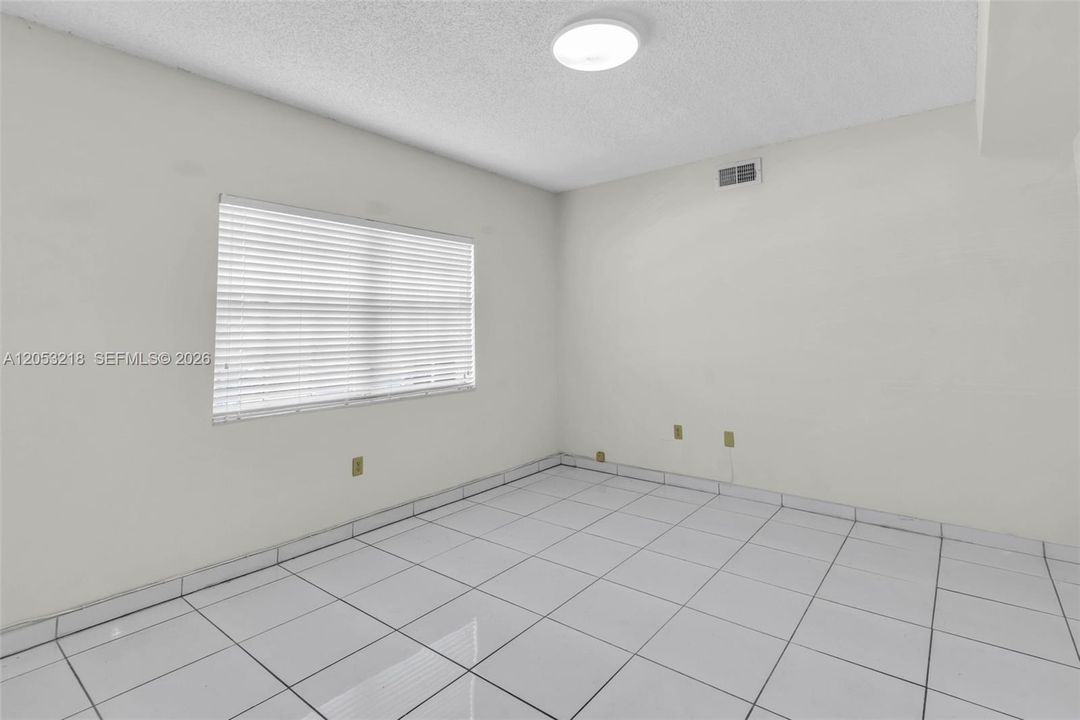 В аренду: $2,600 (3 спален, 2 ванн, 1400 Квадратных фут)