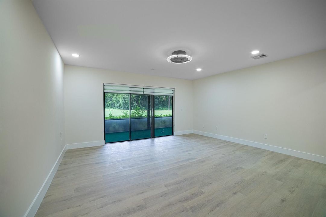 Master Bedroom1 (1)