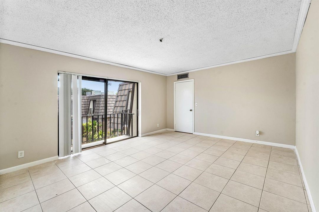 025-1534ForestLakesCircle-D-WestPalmBeac