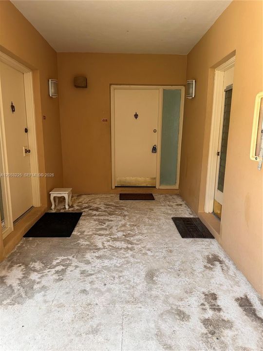 For Sale: $224,900 (2 beds, 1 baths, 878 Square Feet)