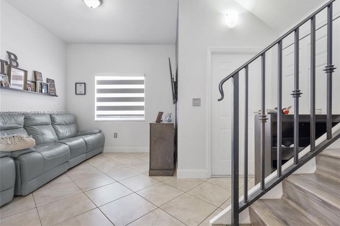 En Venta: $425,000 (2 camas, 2 baños, 1150 Pies cuadrados)