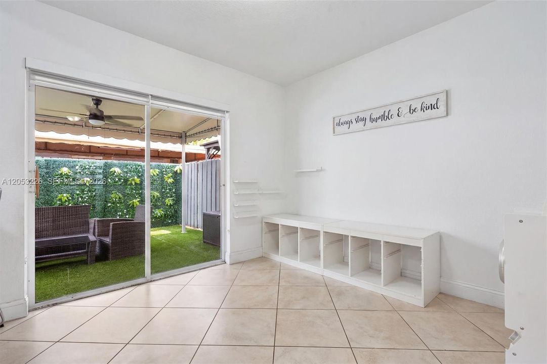 En Venta: $425,000 (2 camas, 2 baños, 1150 Pies cuadrados)