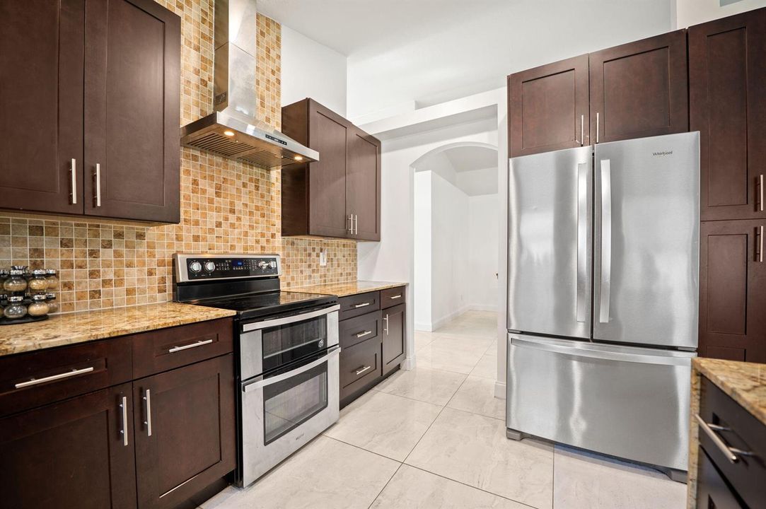 12-web-or-mls-1842-oak-berry-cir