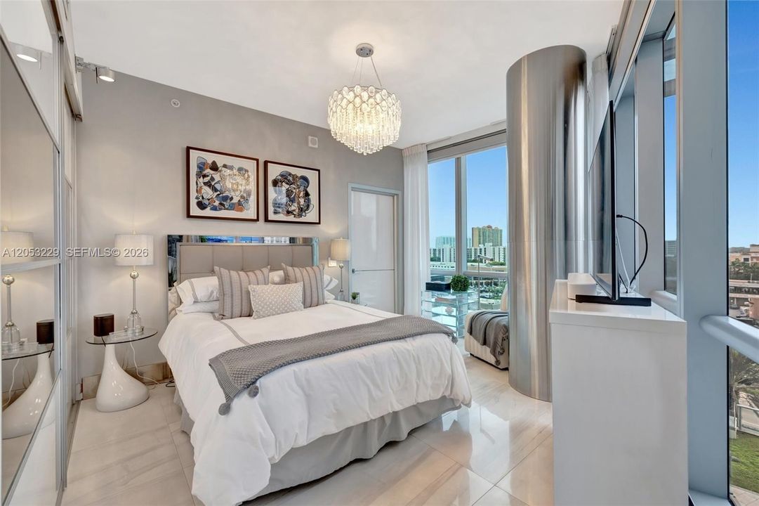 Second Bedroom with Private En-Suite Bathroom