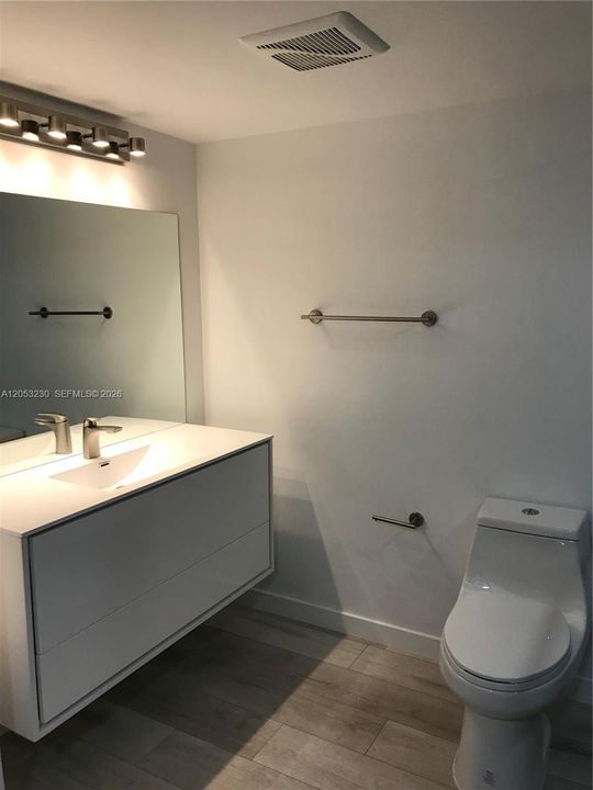 В аренду: $3,400 (3 спален, 2 ванн, 1707 Квадратных фут)