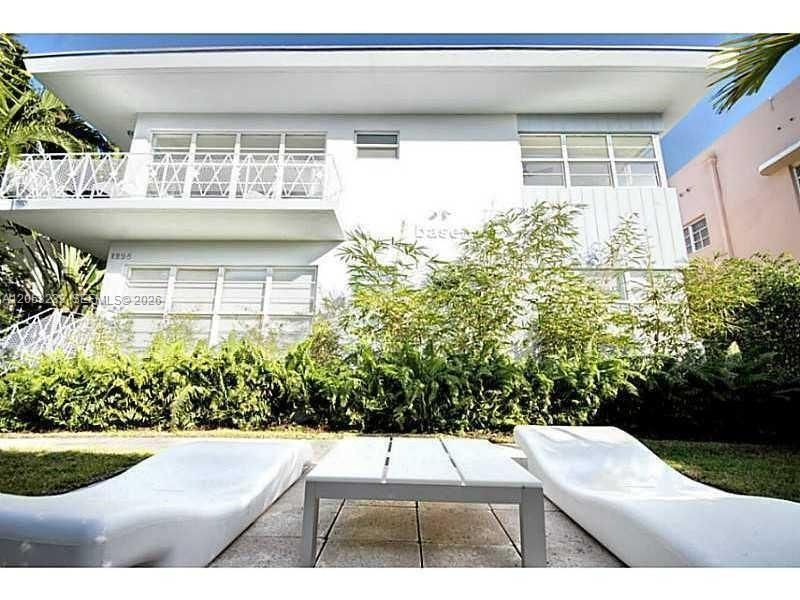 For Rent: $1,600 (0 beds, 1 baths, 452 Square Feet)