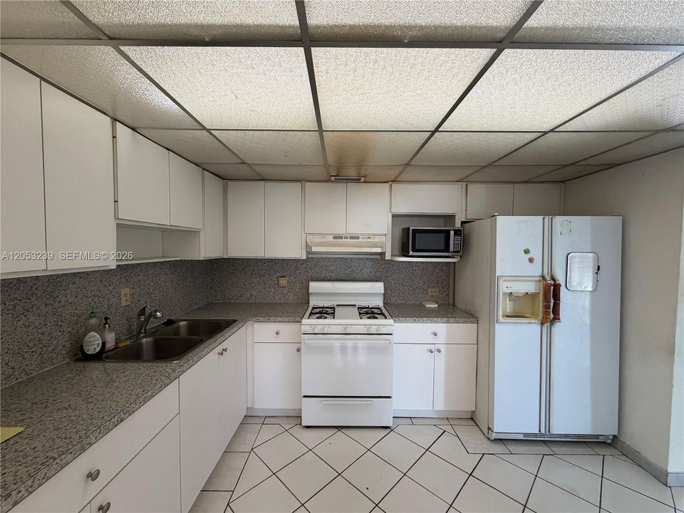 For Sale: $475,000 (3 beds, 2 baths, 1420 Square Feet)