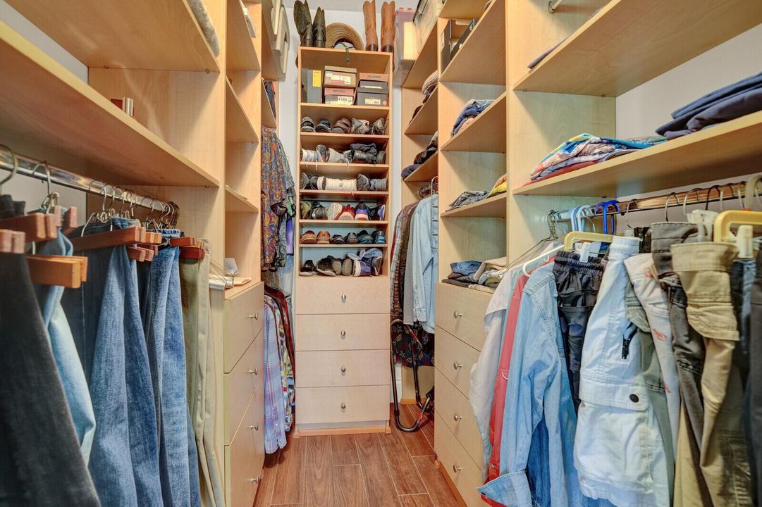 Walk in Closet