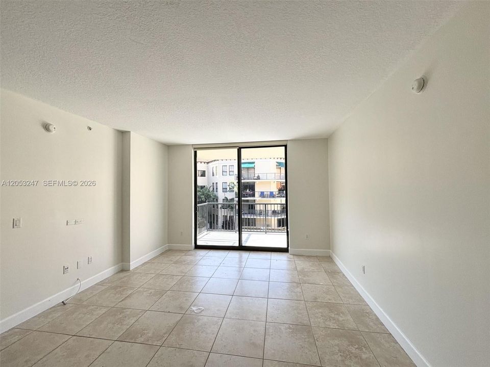 For Rent: $3,975 (2 beds, 2 baths, 1202 Square Feet)