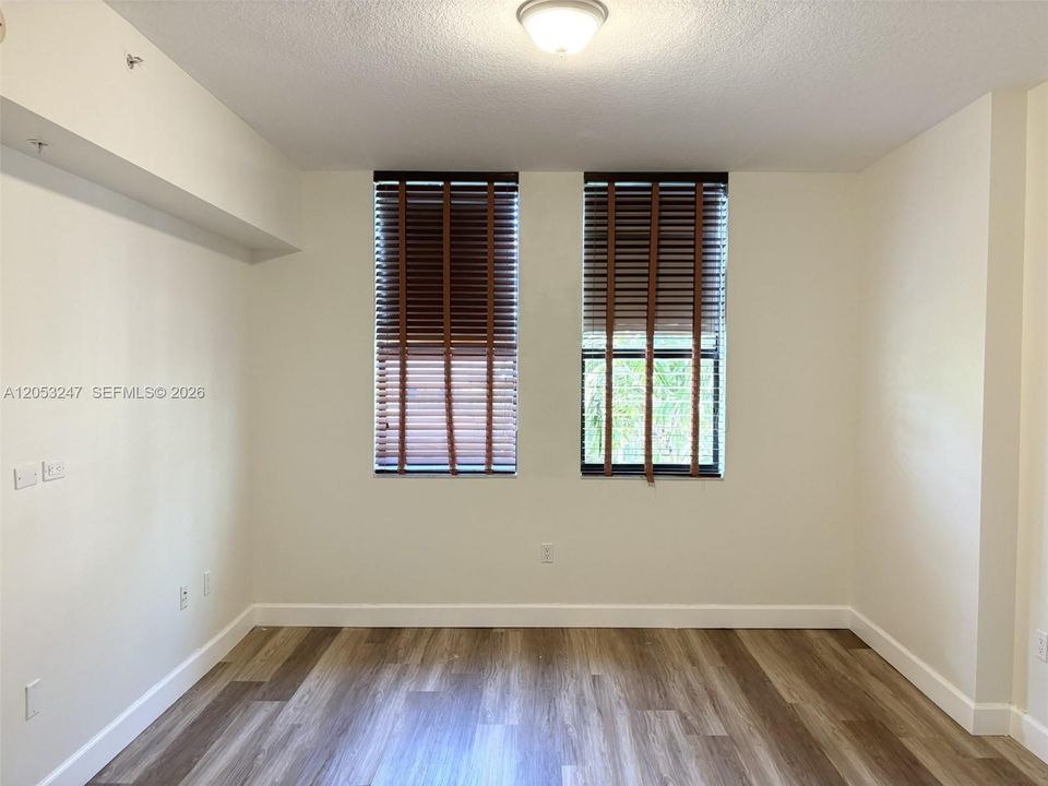 For Rent: $3,975 (2 beds, 2 baths, 1202 Square Feet)