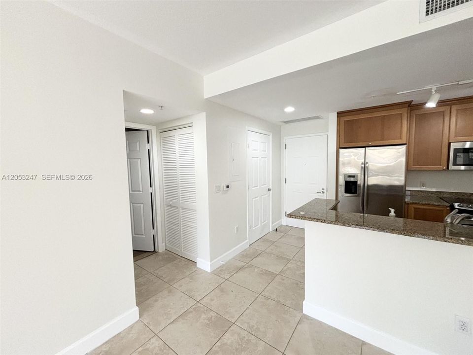 For Rent: $3,975 (2 beds, 2 baths, 1202 Square Feet)