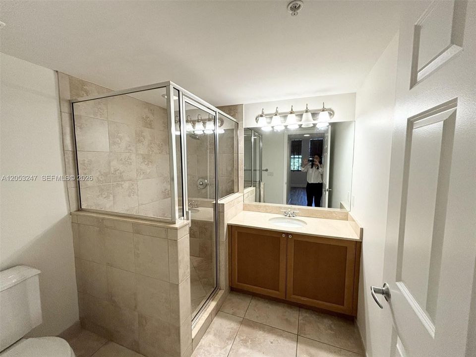 For Rent: $3,975 (2 beds, 2 baths, 1202 Square Feet)
