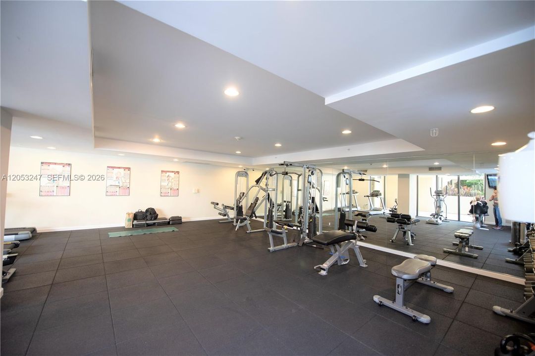 For Rent: $3,975 (2 beds, 2 baths, 1202 Square Feet)