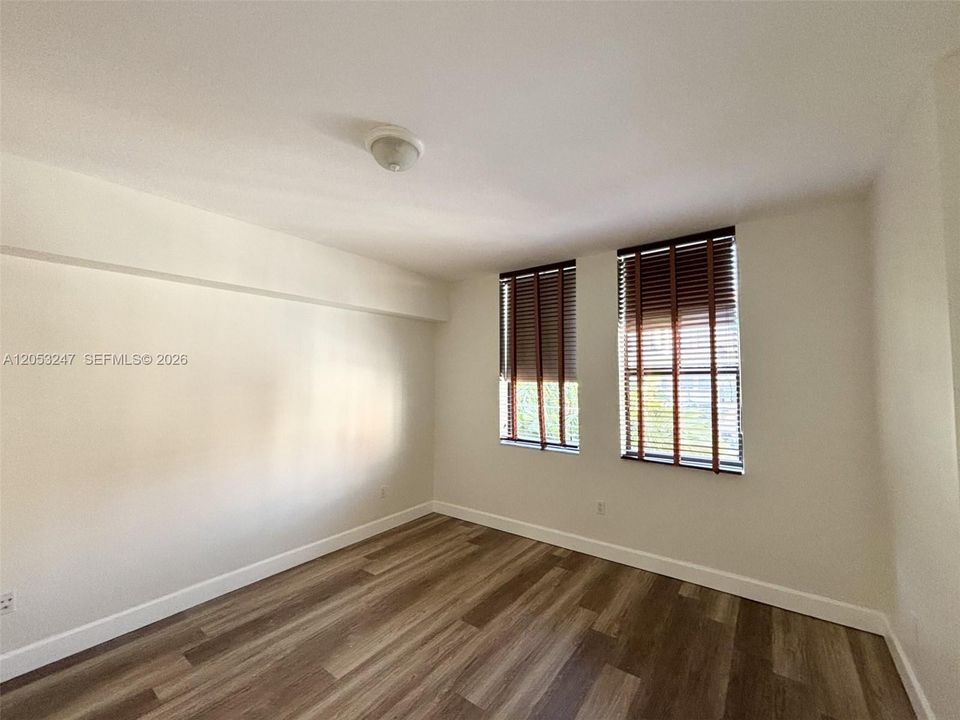 For Rent: $3,975 (2 beds, 2 baths, 1202 Square Feet)