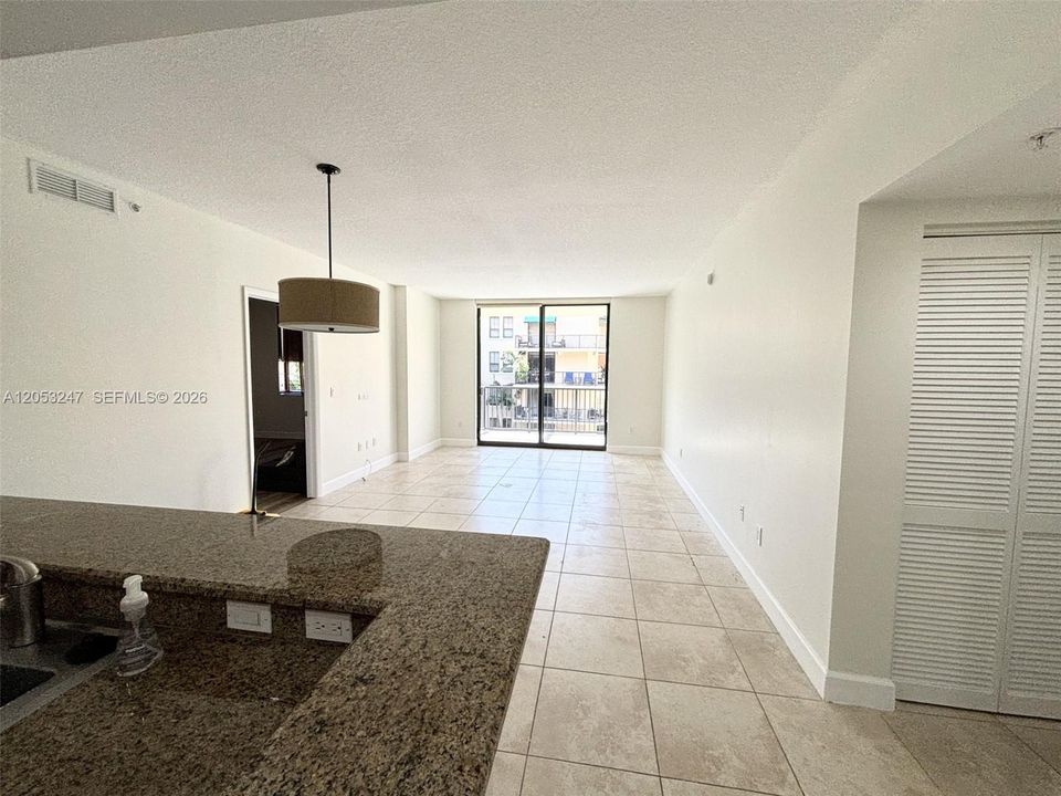 For Rent: $3,975 (2 beds, 2 baths, 1202 Square Feet)