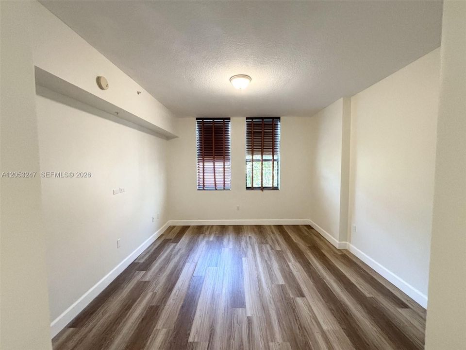 For Rent: $3,975 (2 beds, 2 baths, 1202 Square Feet)
