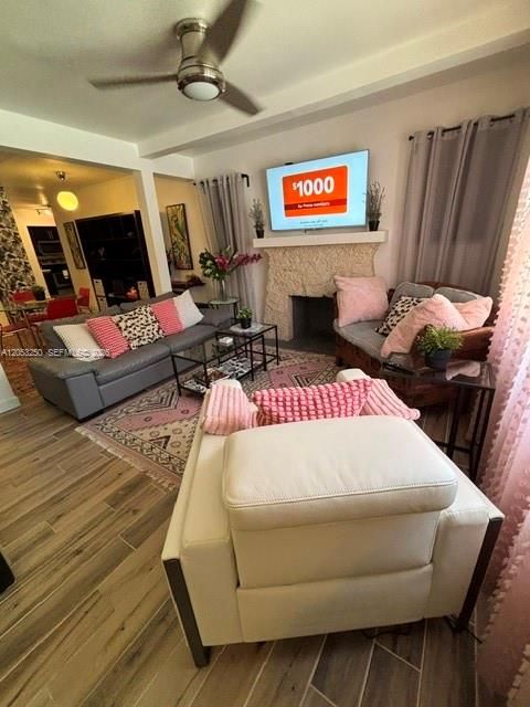 В аренду: $3,250 (2 спален, 2 ванн, 1050 Квадратных фут)