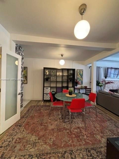 В аренду: $3,250 (2 спален, 2 ванн, 1050 Квадратных фут)