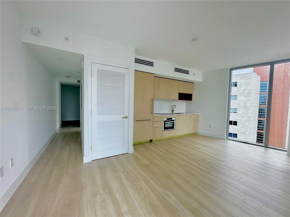 В аренду: $4,800 (1 спален, 1 ванн, 0 Квадратных фут)