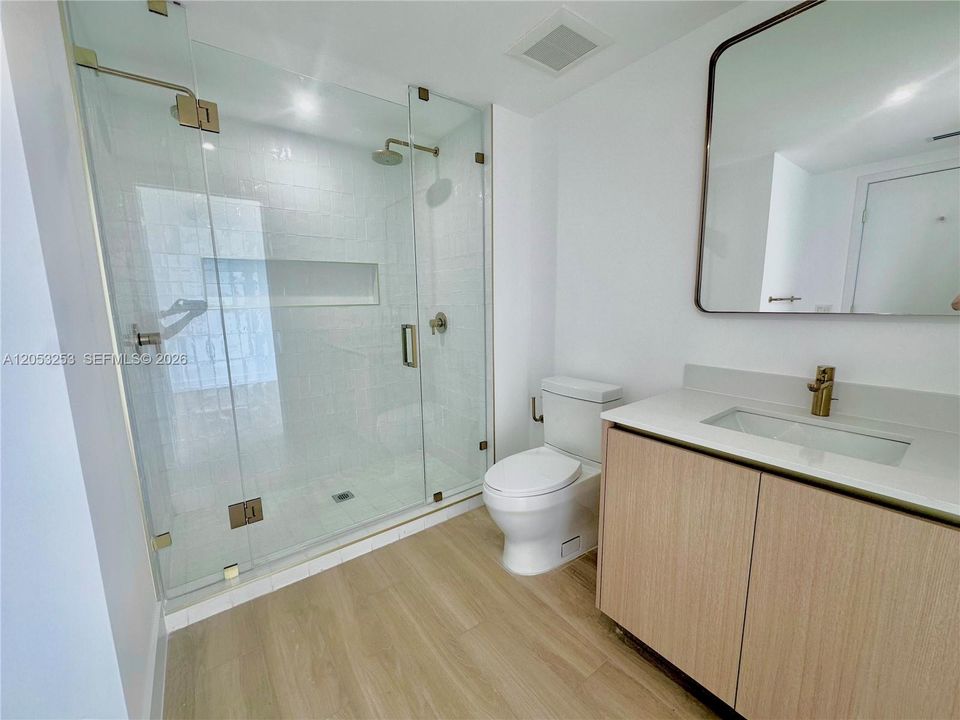 В аренду: $4,800 (1 спален, 1 ванн, 0 Квадратных фут)