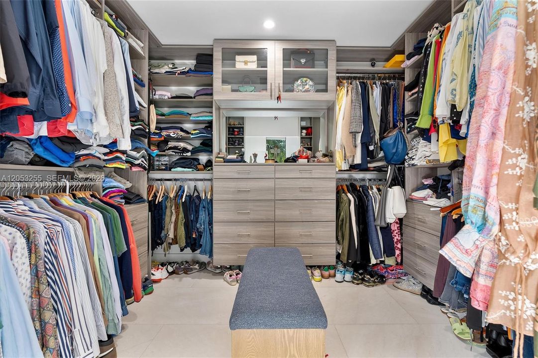 В аренду: $12,000 (4 спален, 2 ванн, 2960 Квадратных фут)