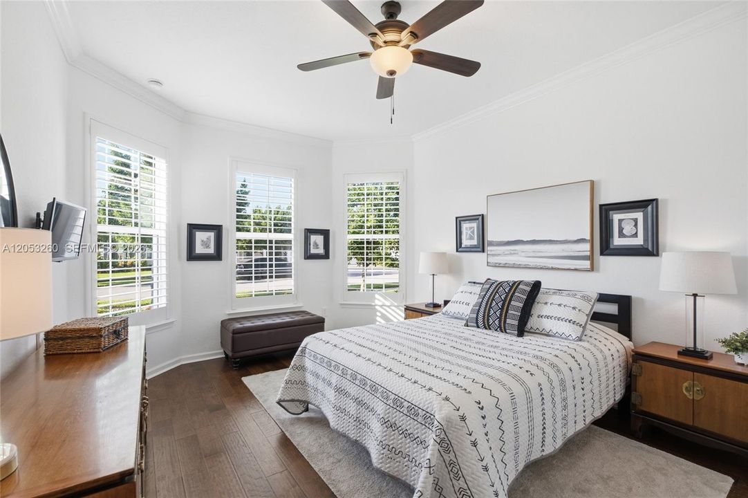 Activo con contrato: $579,000 (3 camas, 2 baños, 1934 Pies cuadrados)