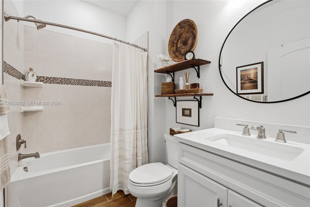 Activo con contrato: $579,000 (3 camas, 2 baños, 1934 Pies cuadrados)