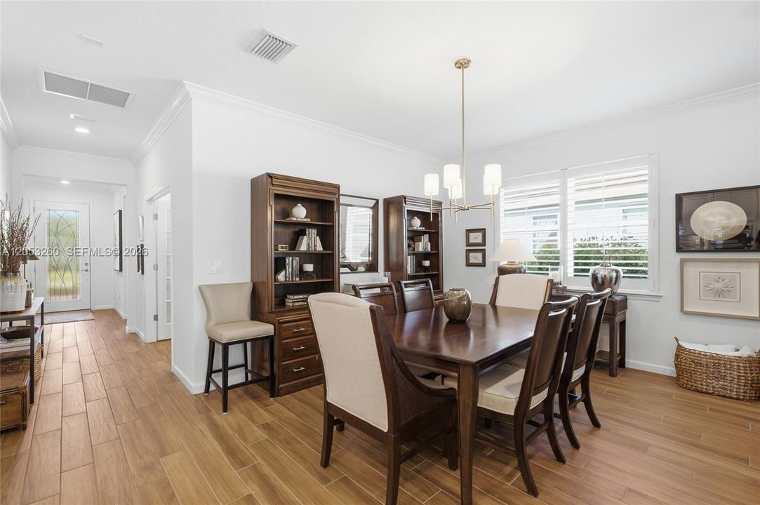 Activo con contrato: $579,000 (3 camas, 2 baños, 1934 Pies cuadrados)