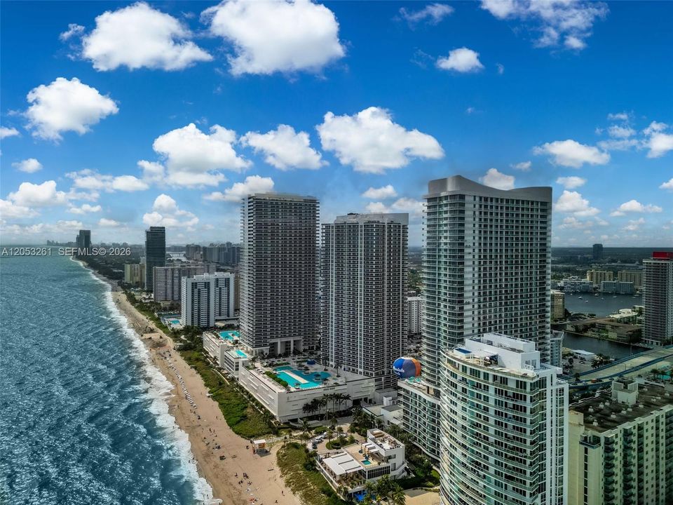 На продажу: $705,000 (2 спален, 2 ванн, 1129 Квадратных фут)