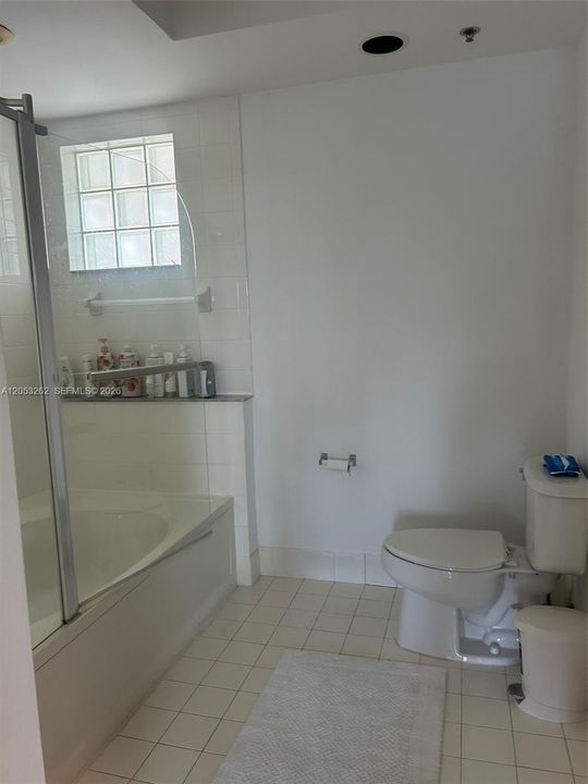 В аренду: $4,000 (2 спален, 2 ванн, 1191 Квадратных фут)