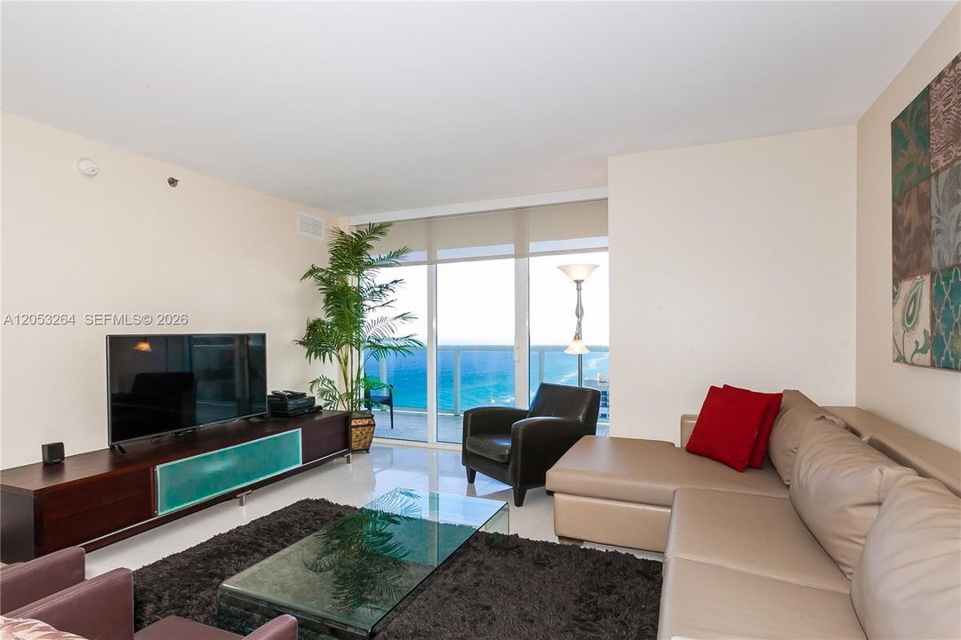 For Sale: $1,450,000 (3 beds, 3 baths, 1675 Square Feet)