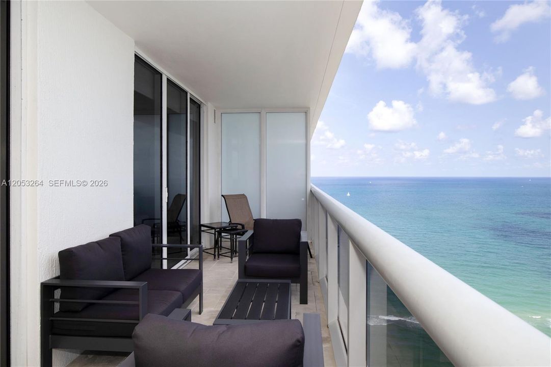 For Sale: $1,450,000 (3 beds, 3 baths, 1675 Square Feet)