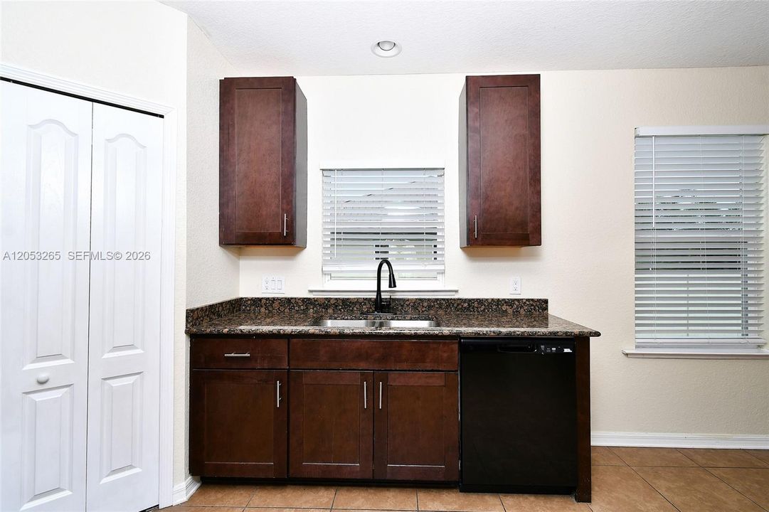 En Venta: $324,900 (3 camas, 2 baños, 0 Pies cuadrados)